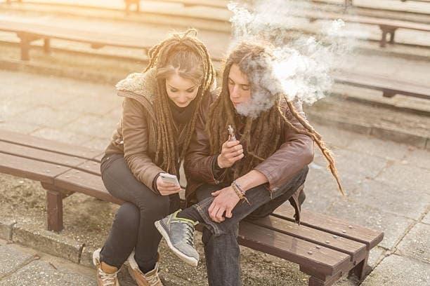 Savjeti i trendovi tekućina za e cigarete koje morate znati za sigurnu uporabu