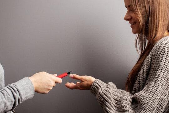 Pregled i savjeti kako odabrati jednokratne elektronska cigareta – najpopularniji modeli, okusi i gdje kupiti